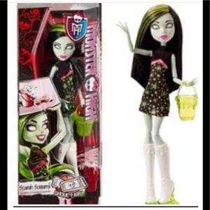 Monster High Ghoul Fair Scarah Screams Doll